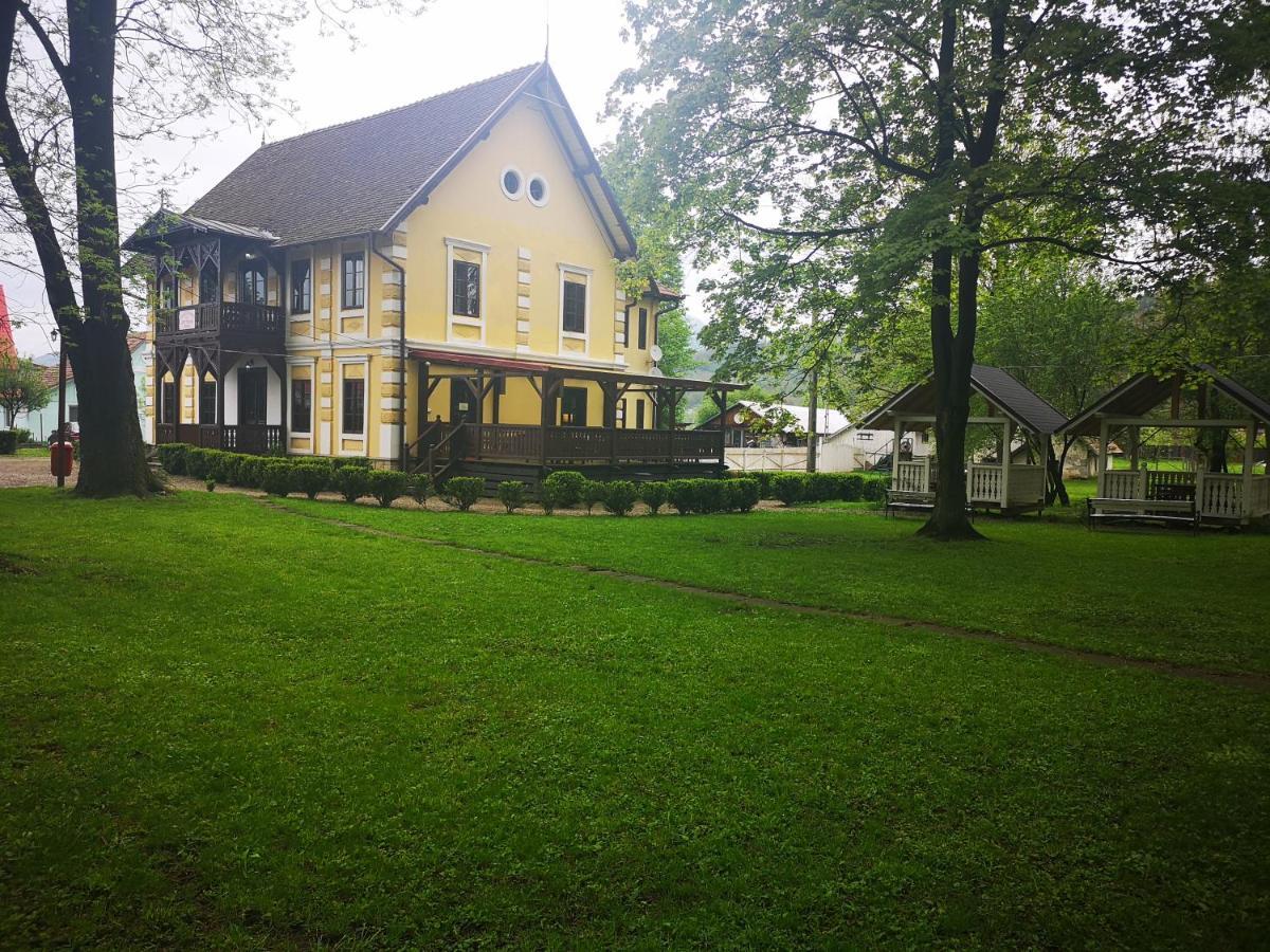Willa Dofteana Park Leorzeni Zewnętrze zdjęcie